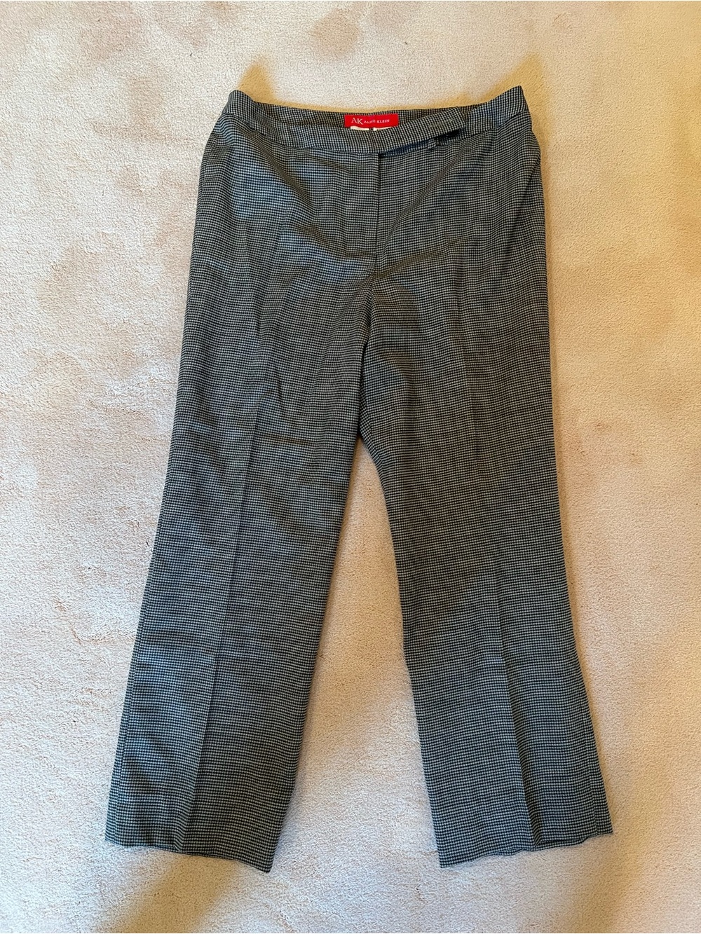 Ann Klein women’s gray and black houndstooth pants (12 Petite)